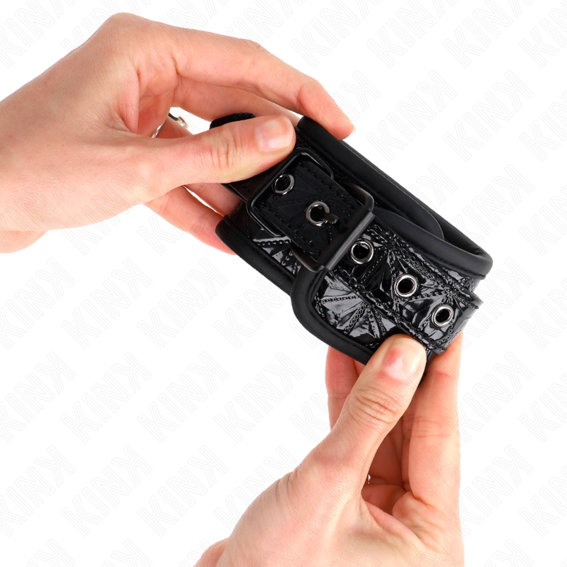 KINK - RESTRIÇÕES DE PULSO COM PADRÃO DE DIAMANTE PRETO AJUSTÁVEL 17-26 CM X 5,5 CM