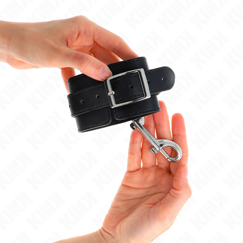 KINK - RESTRIÇÕES DE PULSO - FILEIRA DE REBITE ÚNICO PRETO AJUSTÁVEL 17-28 CM X 5 CM