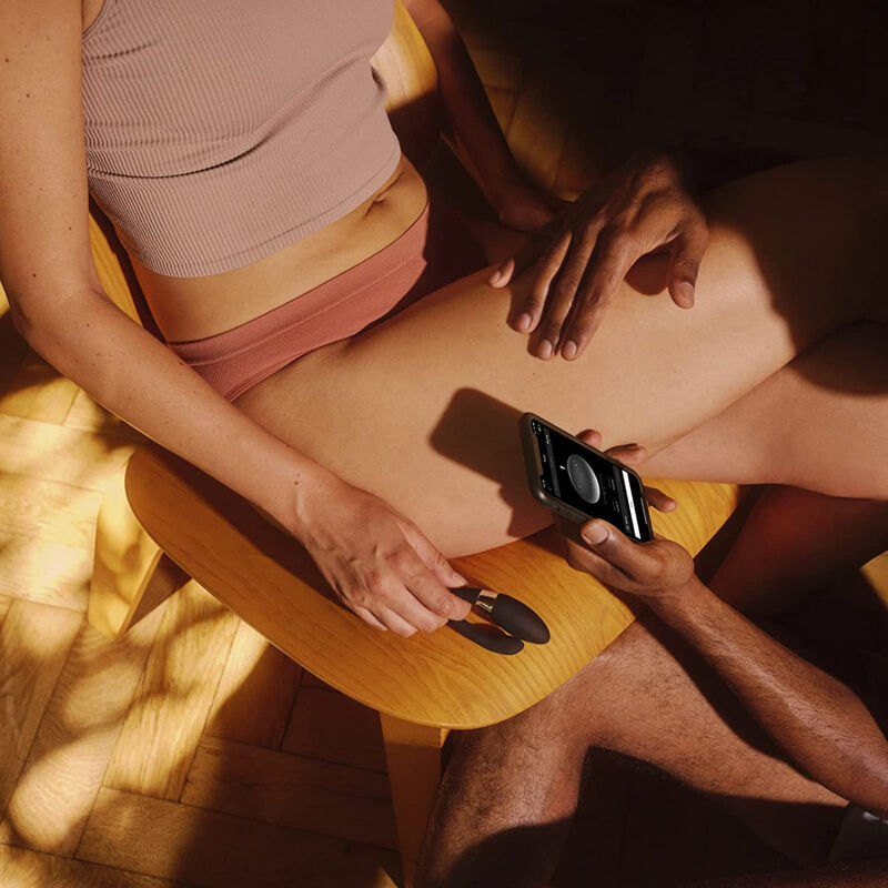 LELO - TIANI HARMONY PRETO MASSAGEADOR PARA CASAIS