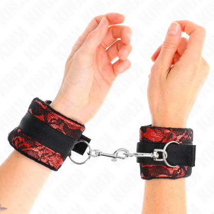 KINK - RESTRIÇÕES DE PULSO CURTAS DE VELUDO E FIXAÇÃO DE NYLON VERMELHO / PRETO 23 X 6,5 CM