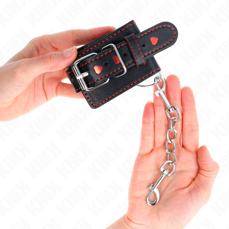 KINK - RESTRIÇÕES DE PULSO PRETAS COM INCRUSTAÇÃO DE CORAÇÃO VERMELHO AJUSTÁVEL 21-28 CM X 5,5 CM
