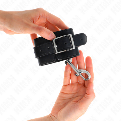 KINK - RESTRIÇÕES DE PULSO - FILEIRA DE REBITE ÚNICO PRETO AJUSTÁVEL 17-28 CM X 5 CM